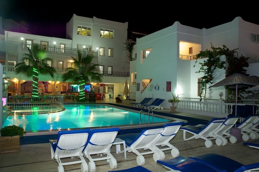Roadhouse Apartments Gümbet Extérieur photo